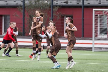 Bild 354 - wBJ FC St. Pauli - Walddoerfer SV : Ergebnis: 3:4